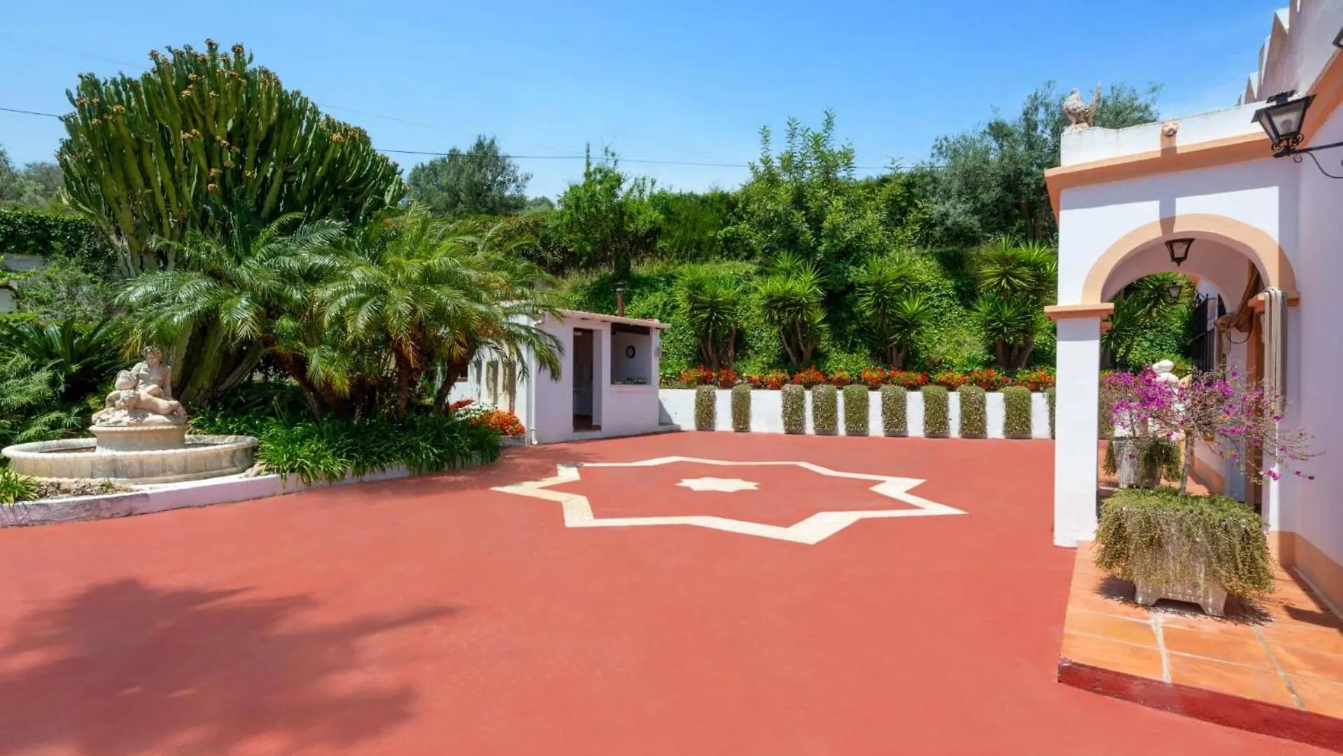Villa Finca Rosa By Villa Plus エステポナ 0*,  スペイン